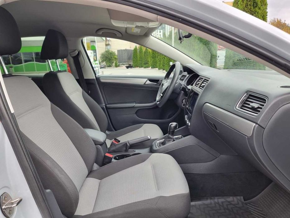 Продам  Volkswagen Jetta 2017. Можна в розстрочку, під викуп.