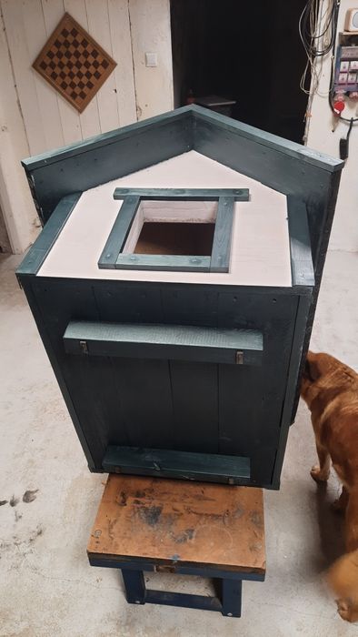 Buda dla małego i średniego pieska