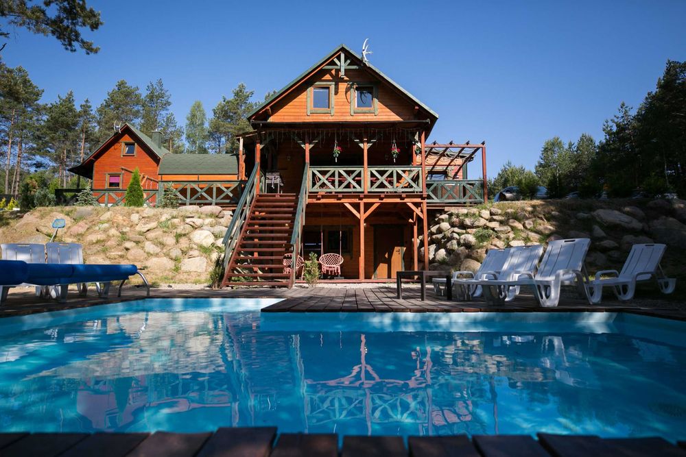 Domek RYSIÓWKA w lesie KASZUBY prywatny BASEN sauna BANIA zapraszamy