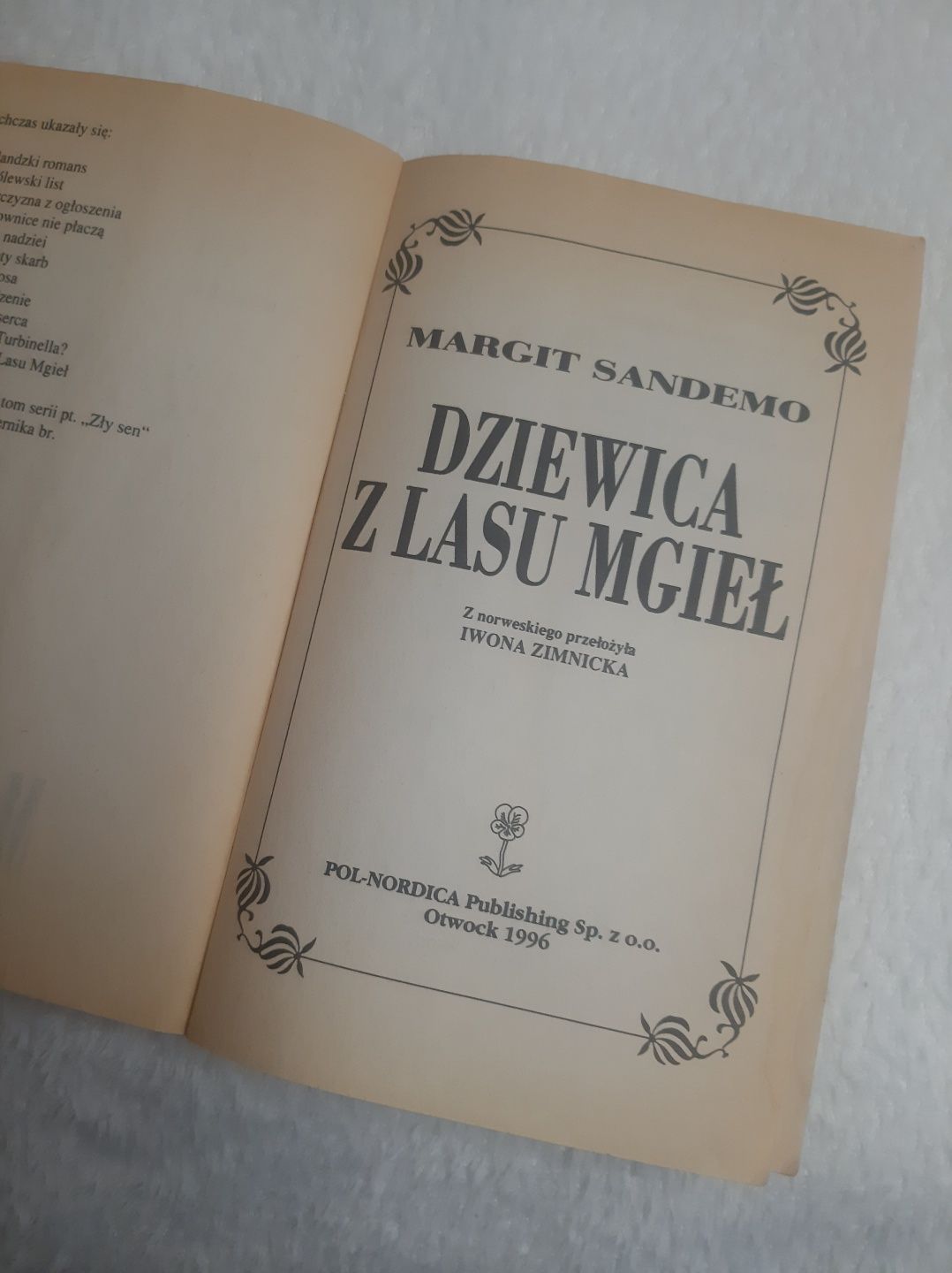 Margit Sandemo   Dziewica z lasu mgieł