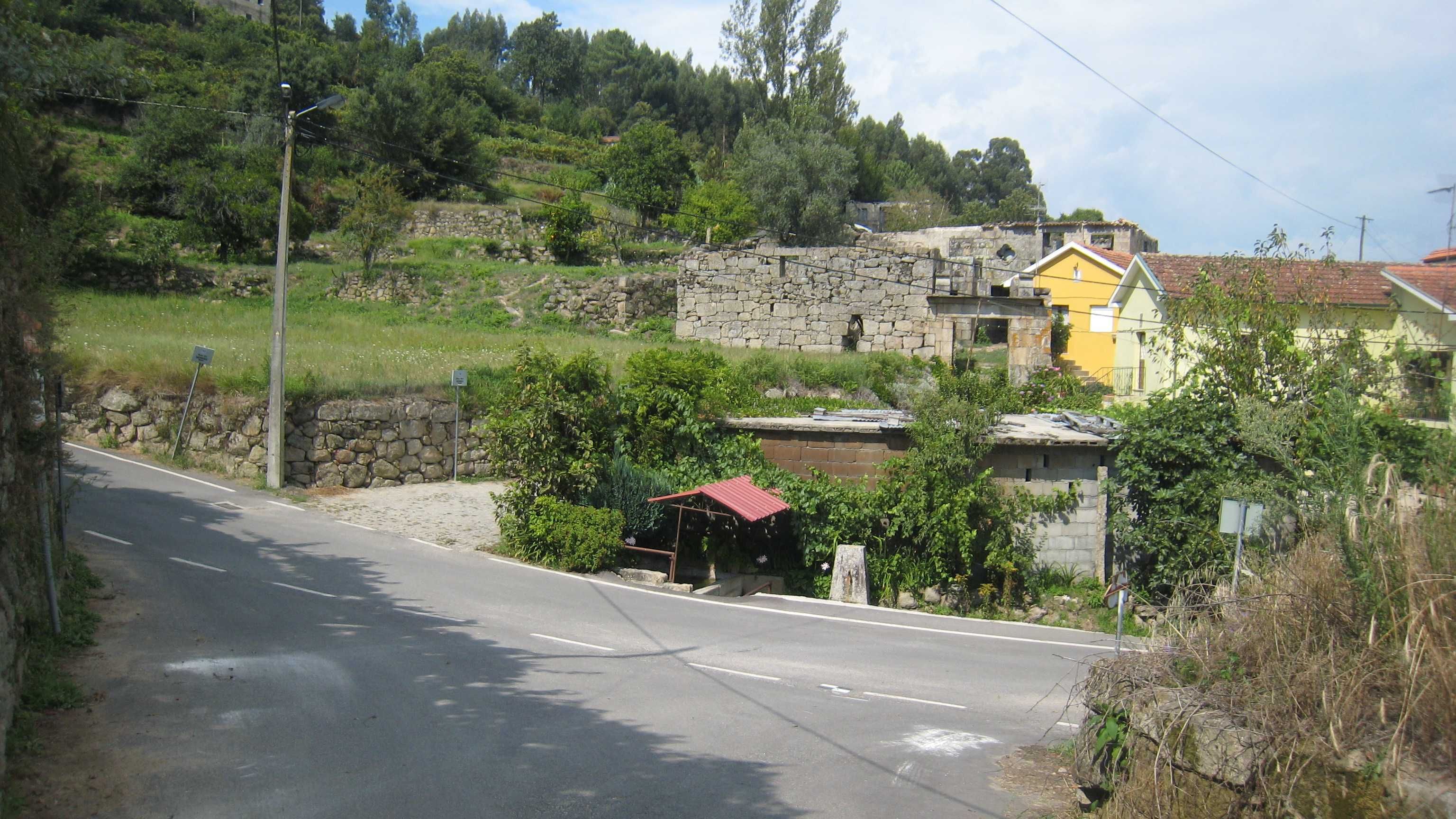 Quinta com 3 casas e vista de rio em Penafiel