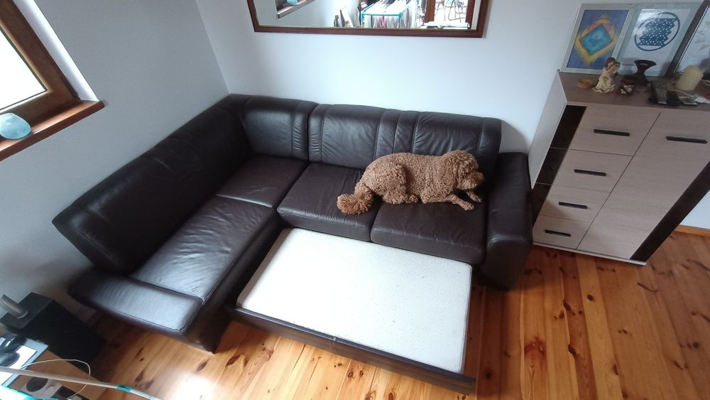 Sofa narożna z eko skóry rozkładana z funkcją spania