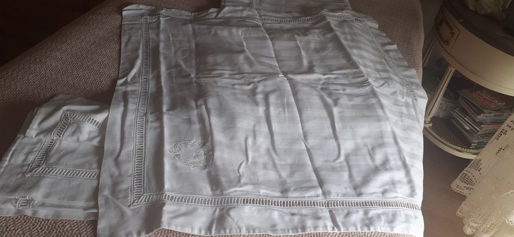 Bela e grande Capa de Edredom- Almofadões