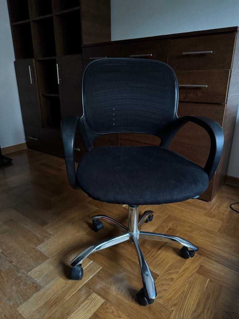 krzesło obrotowe biurowe czarne ergonomiczne