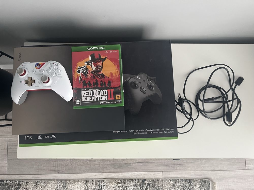 Xbox One X, Gold Rush. 1Tb HDD. RDR2. Геймпад. Коробка