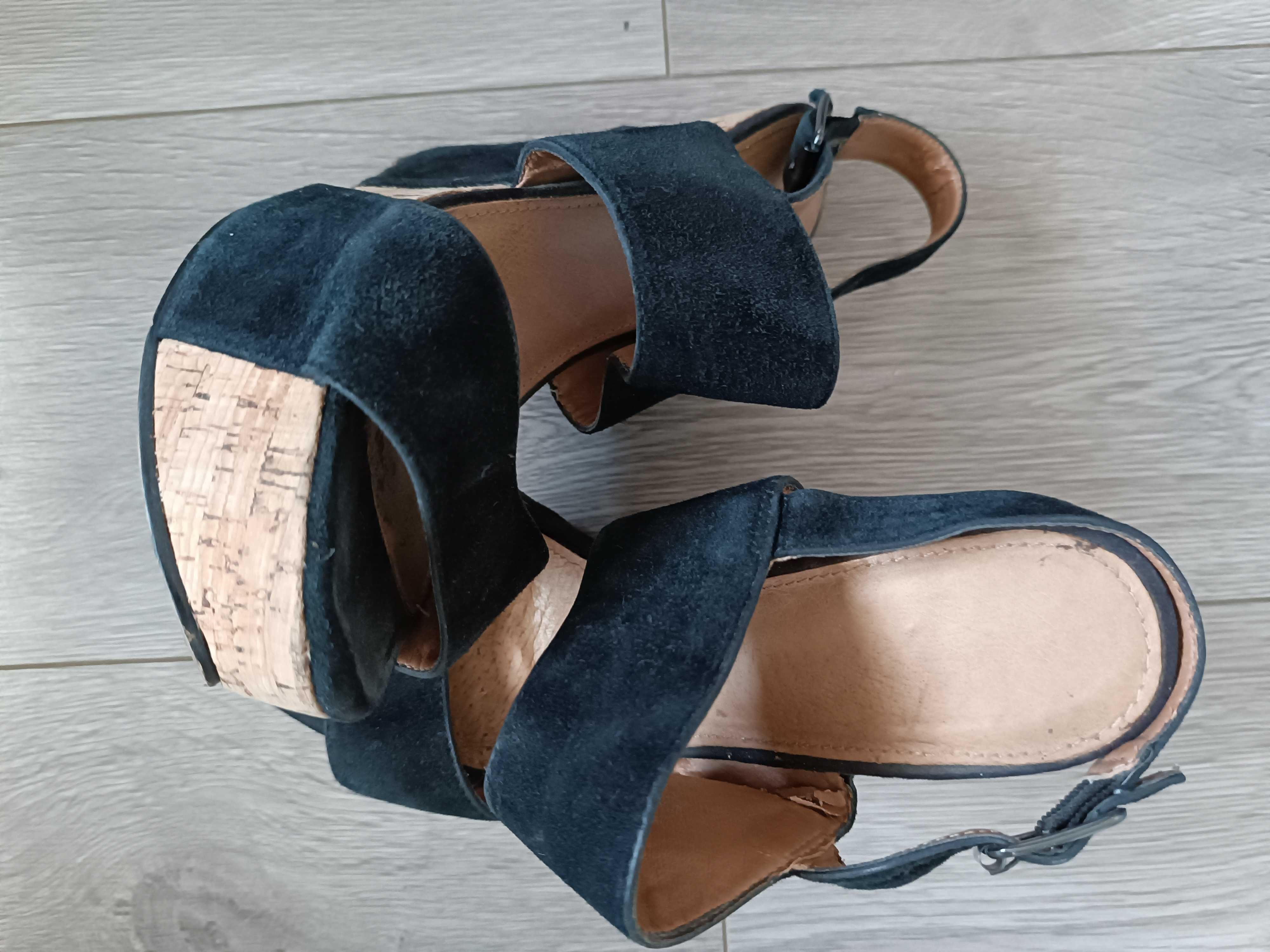 Buty damski na obcasie czarne - Aldo - rozm.40