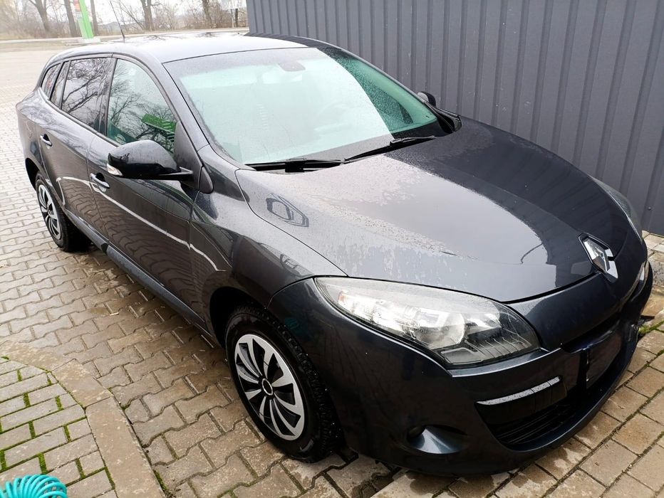 Терміново! Рено меган !