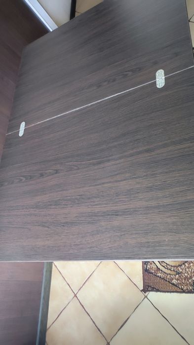 Стол кухонный и стулья