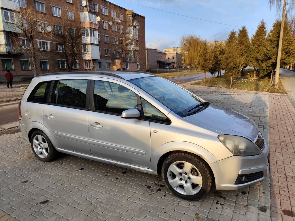 Продам автомобіль Opel Zafira B 2005