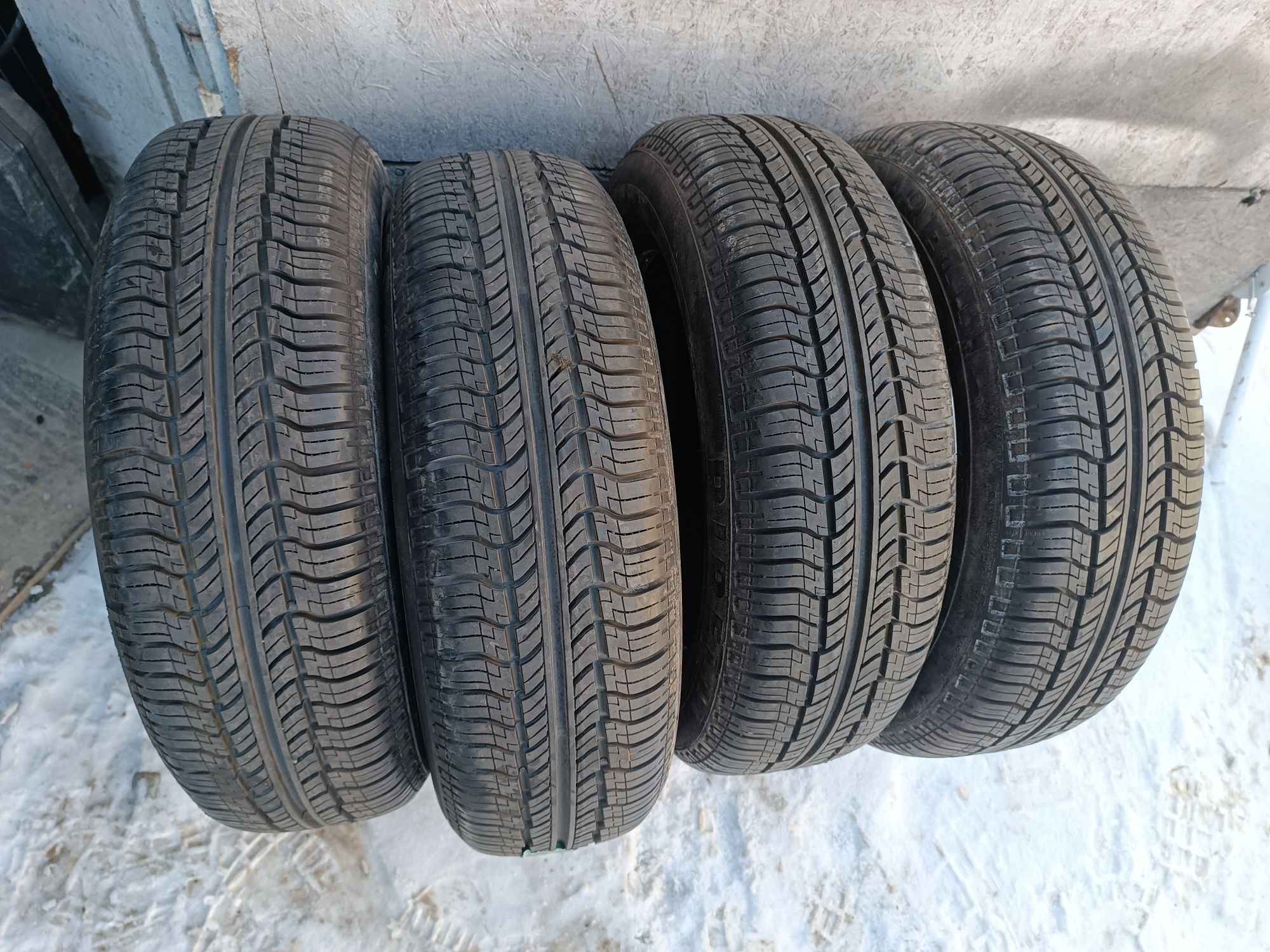 Шини резина 175*65 r15 Pirelli