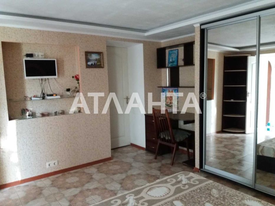 Дом 2016 года с гостевым домиком и ухоженным двориком