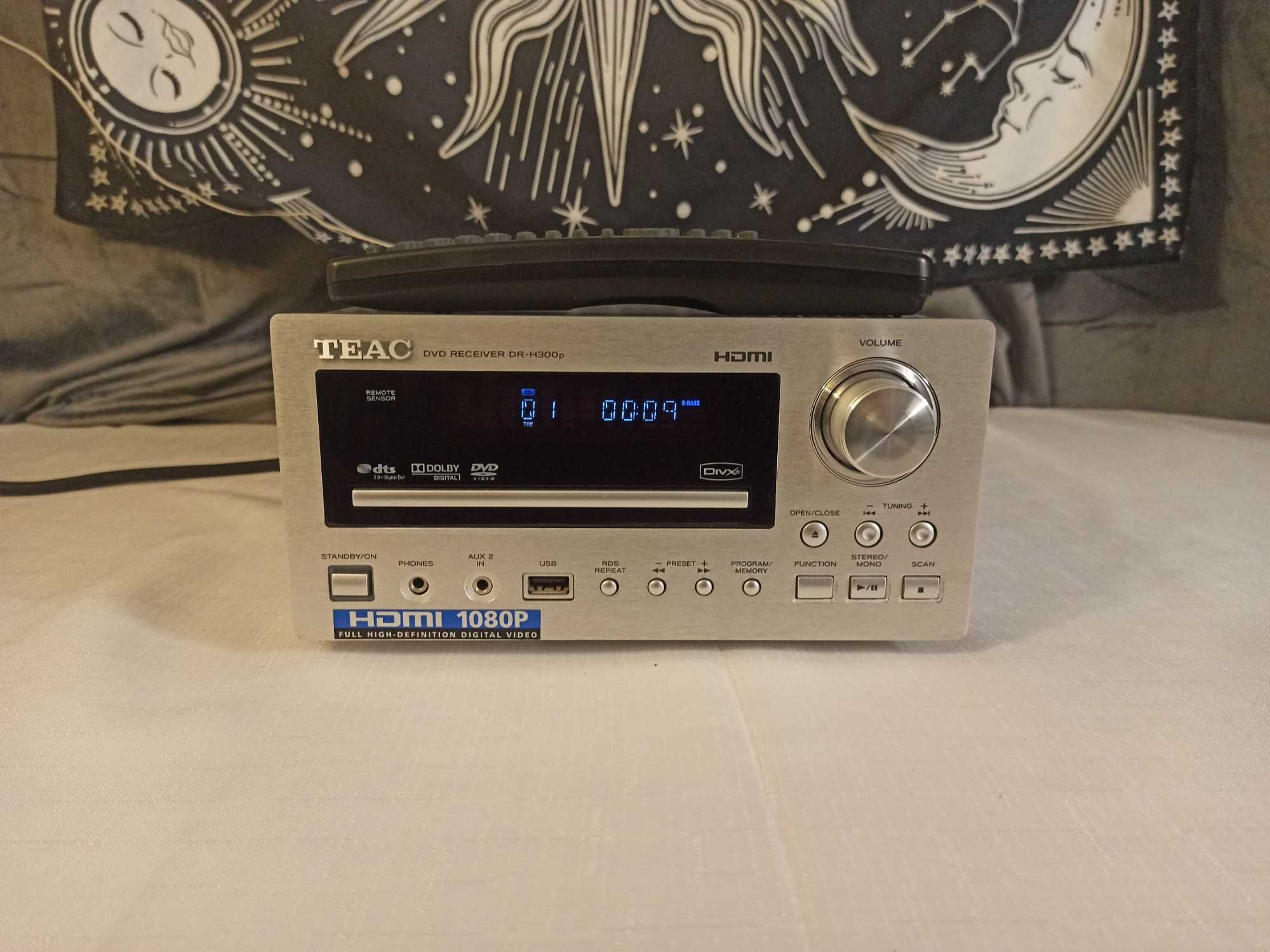 Amplituner z odtwarzaczem CD TEAC DR-H300p USB z pilotem