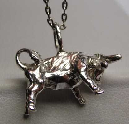 Srebrna zawieszka byk figuralny zodiak