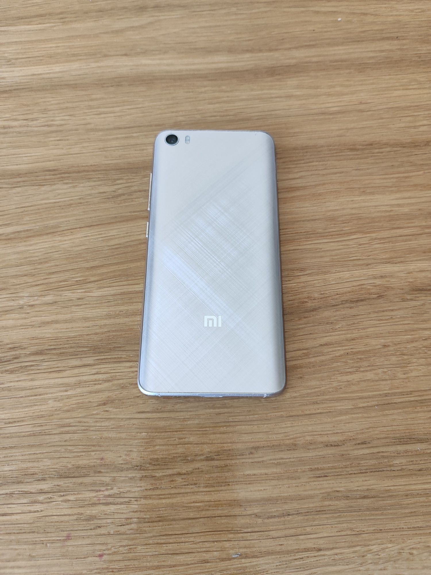 Telefon Xiaomi Mi 5 3/64 GB złoty