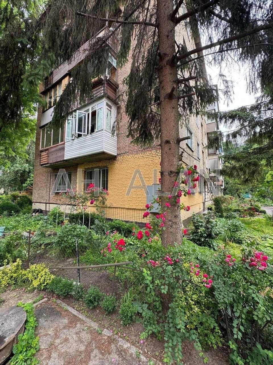 Продаж однокімнатної квартири по вул. Кирилівська 99