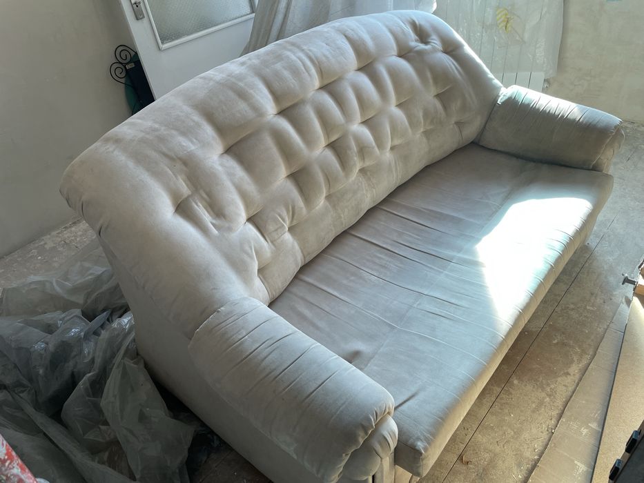 Pikowana sofa z funkcją spania