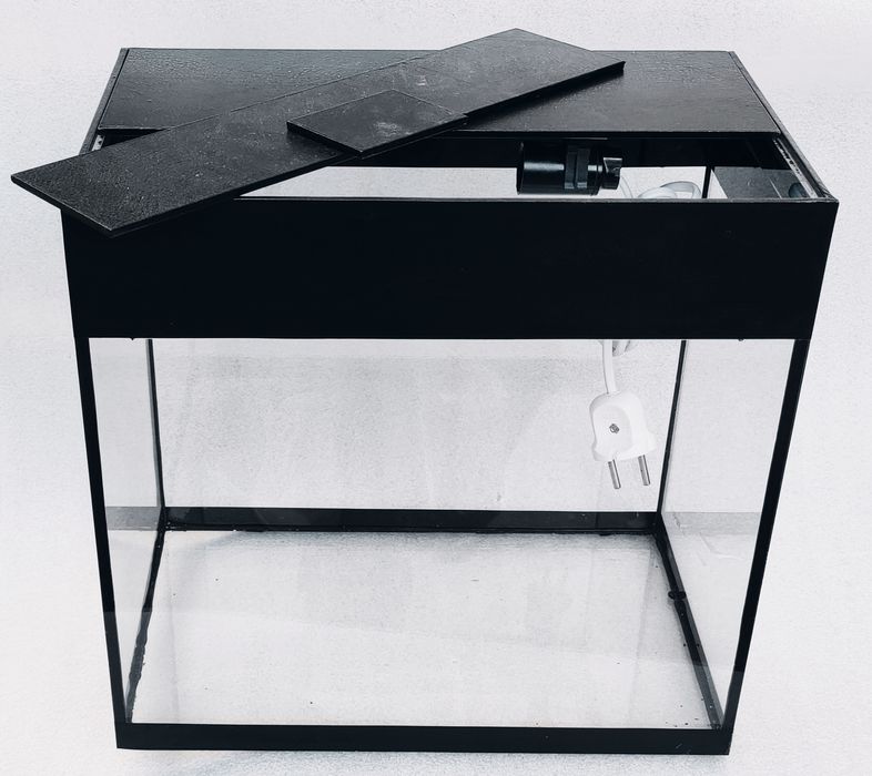 Аквариум с крышкой