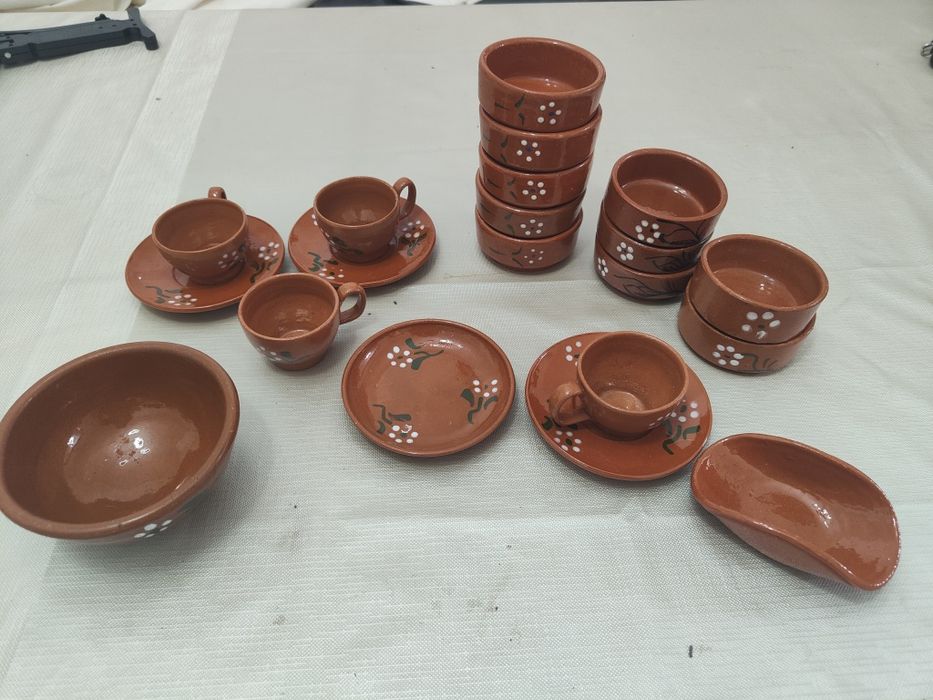 Conjunto de Peças em Barro