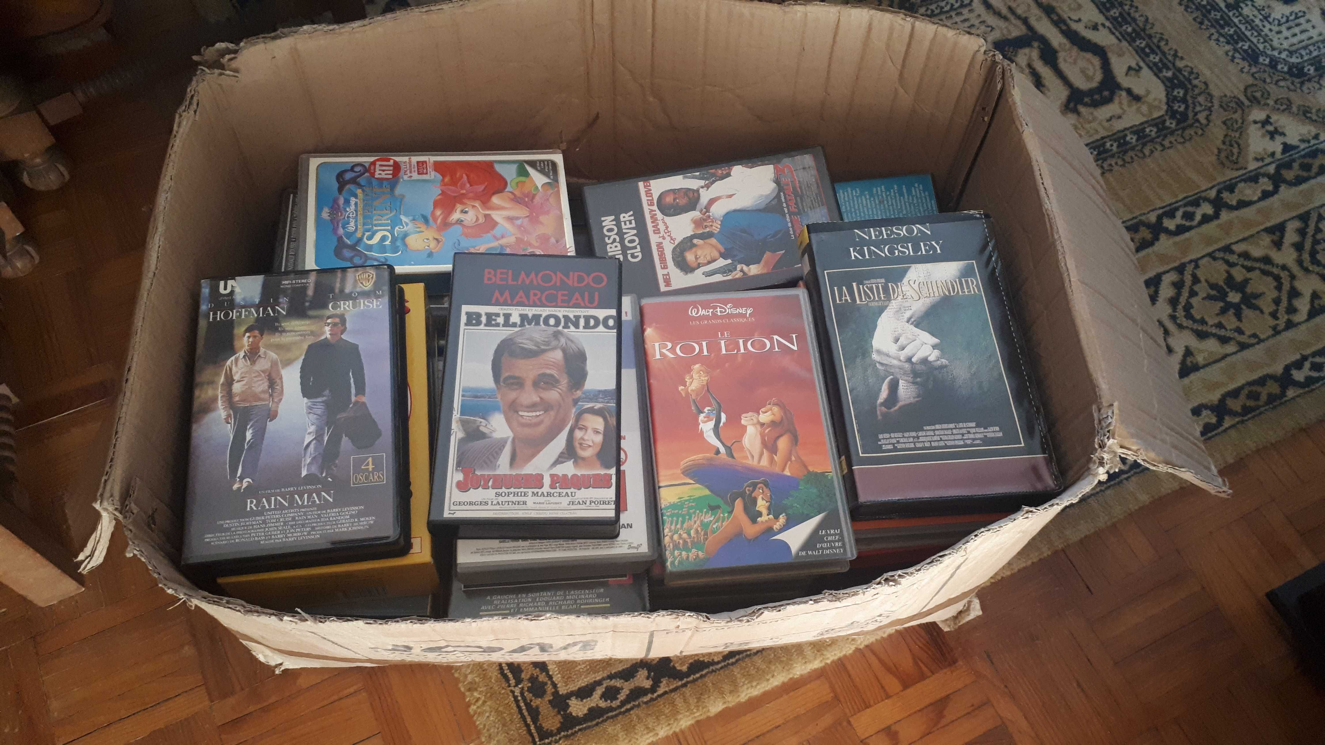 cassetes VHS antigas e desenhos animados