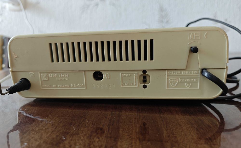 Radio budzik PIONIER 85 Unitra DIORA