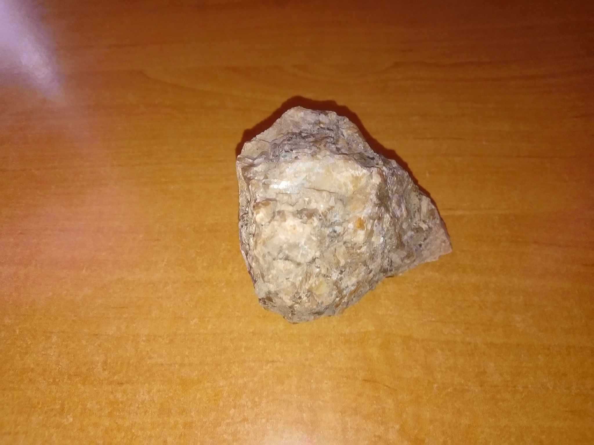 Kamień ozdobny krzemień minerał czert wiedźmi kamień wiedźmy talizman
