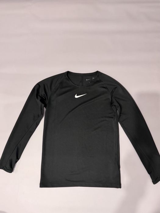 Чорна компресійна футболка Nike