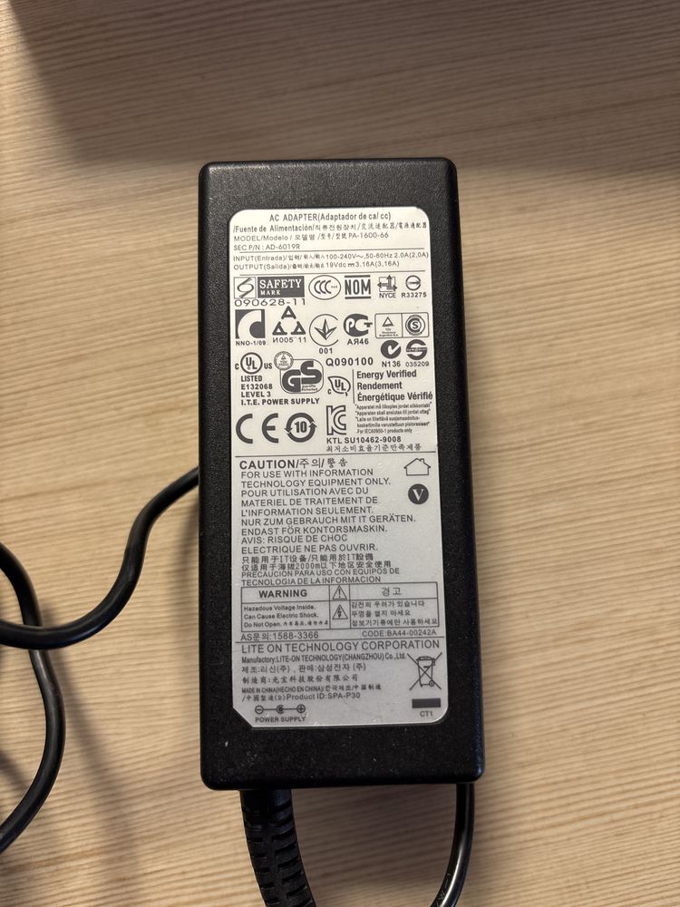 Zasilacz do laptopa 60W - okrągły wtyk