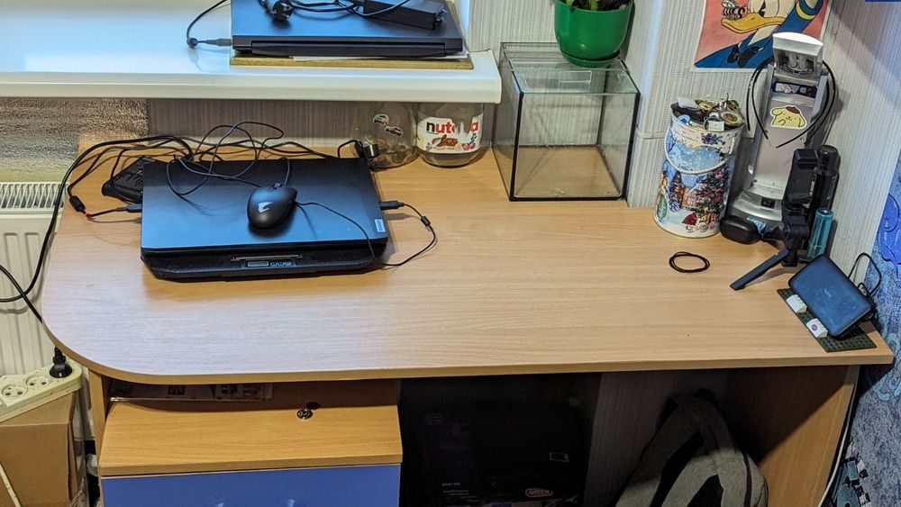 Продам комплект меблів в дитячу.