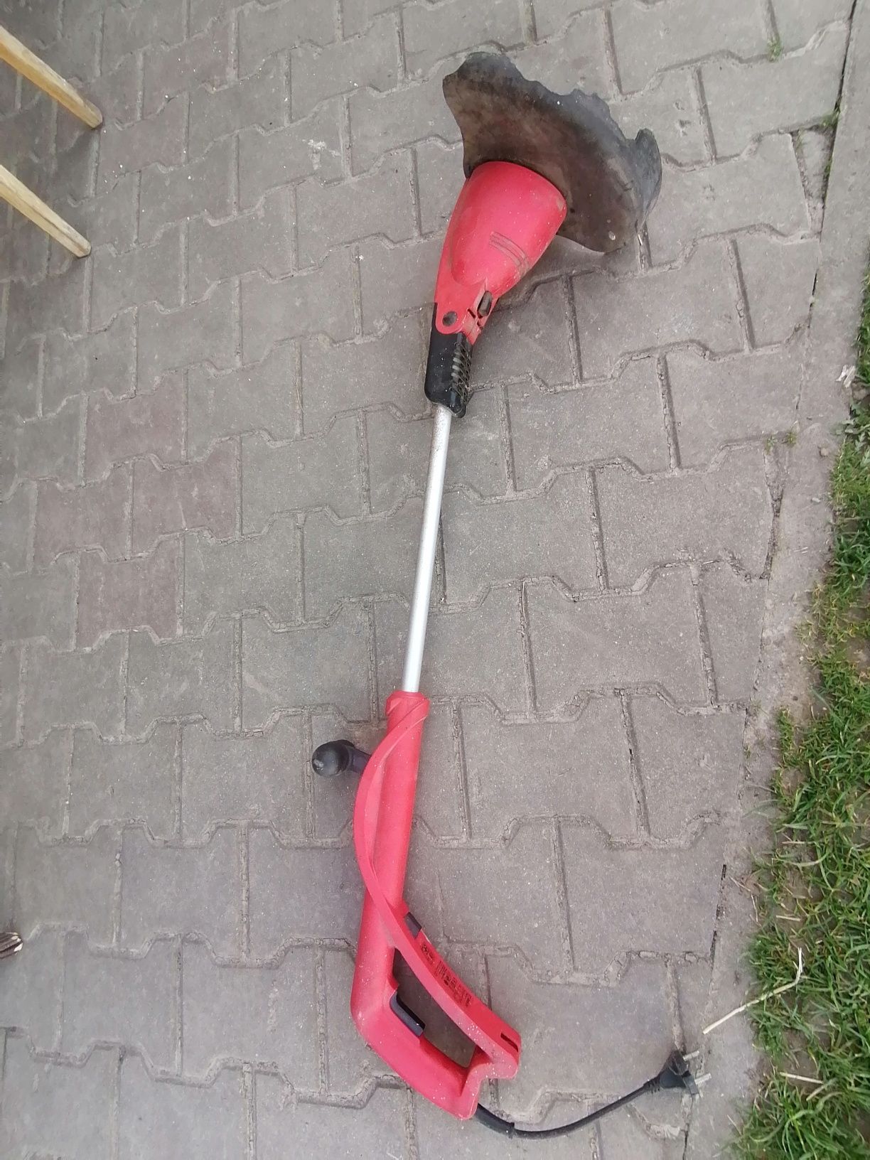 Podkaszarka elektryczna 800W