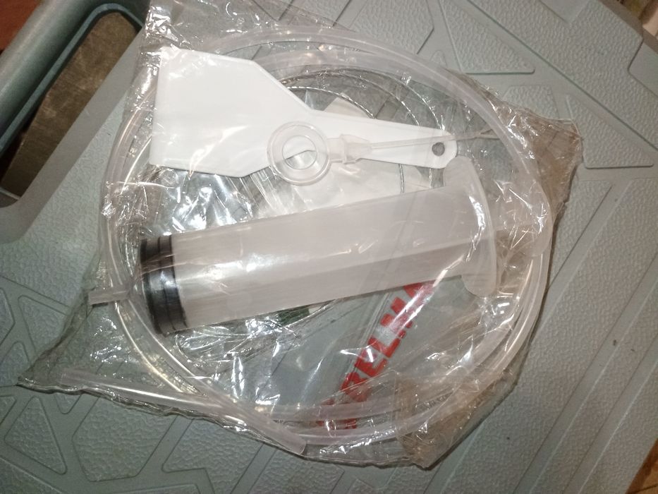 Йоршик для чищення дренажа холодильника