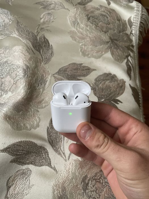 Оригінальні навушники AirPods 2 покоління + чехол у подарунок