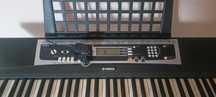 Keyboard Yamaha że stojakiem.