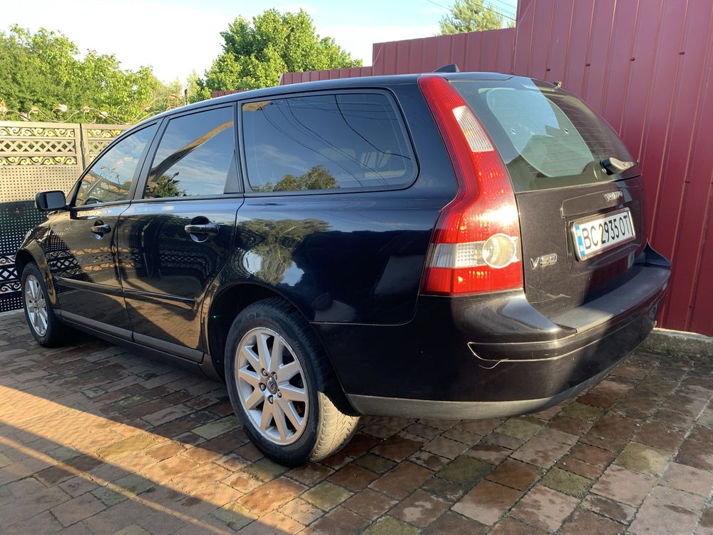 Volvo V50 автомобіль