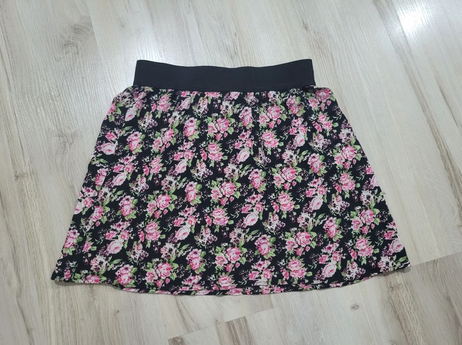 Spódniczka w kwiaty viskoza 100% Only rozmiar  S 36 wiskoza na lato