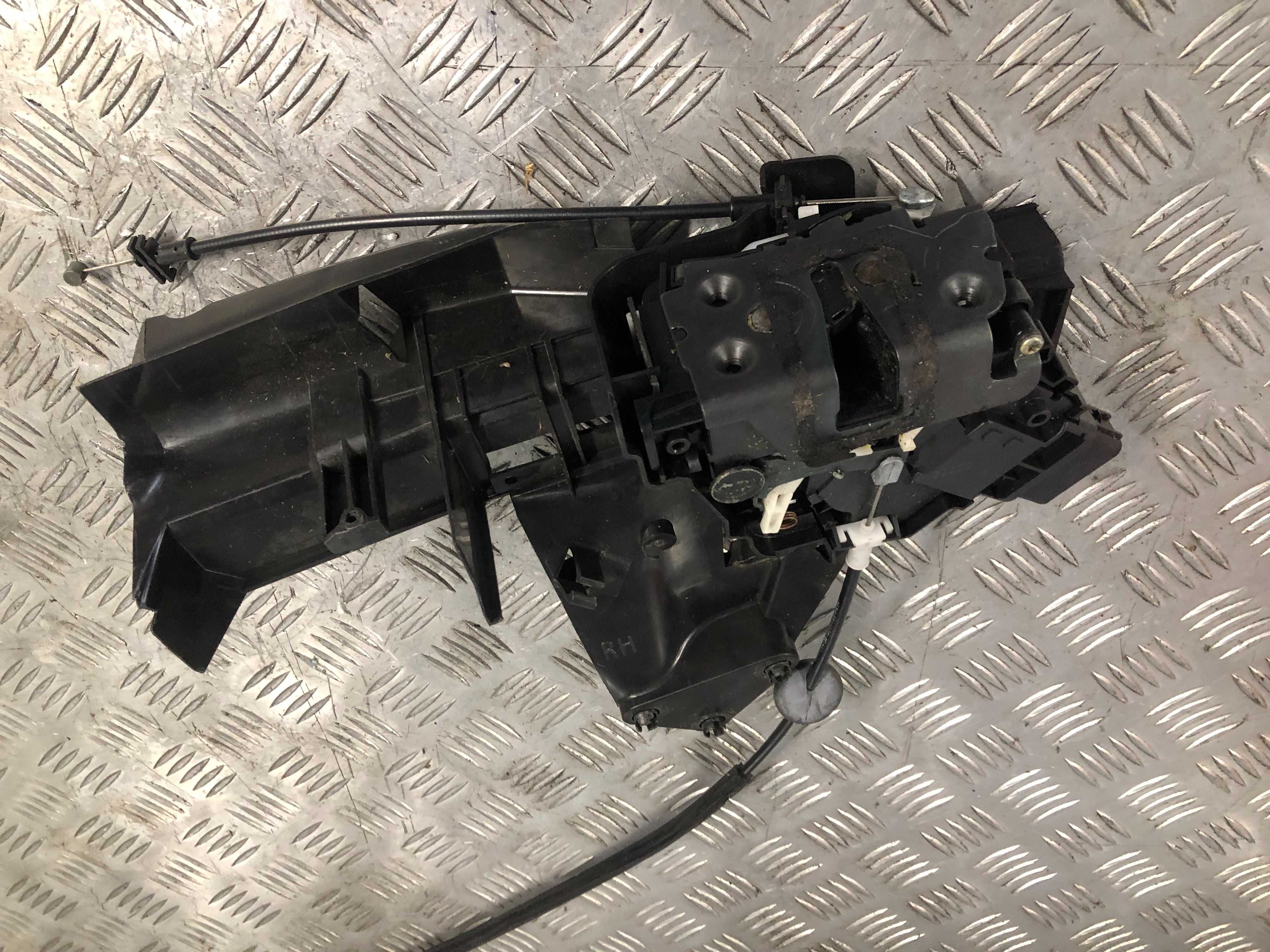 Zamek drzwi prawy przód Ford Focus MK2 C-max Mk1 Eu 6pin