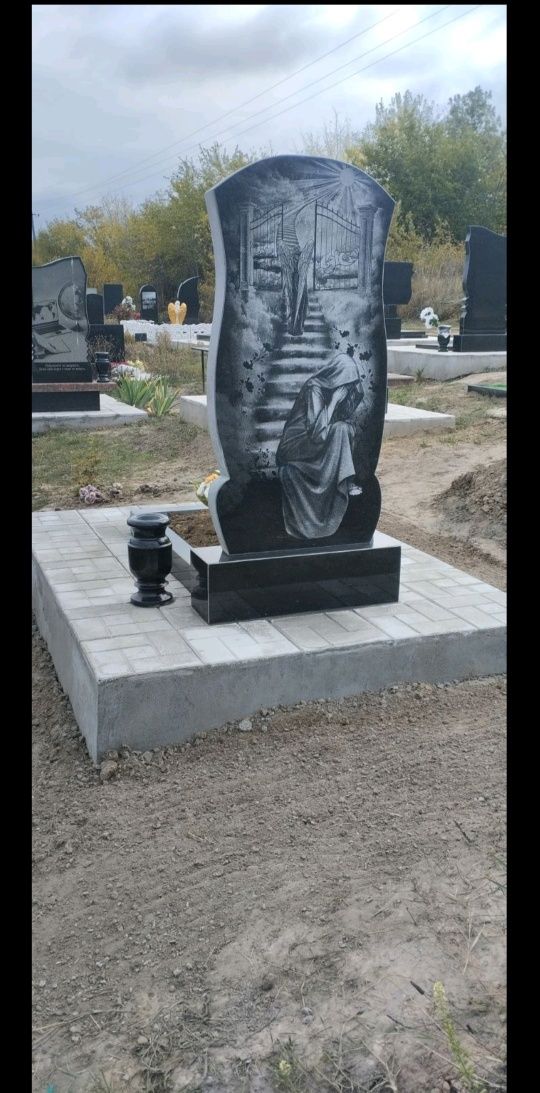Пам'ятники з граніту