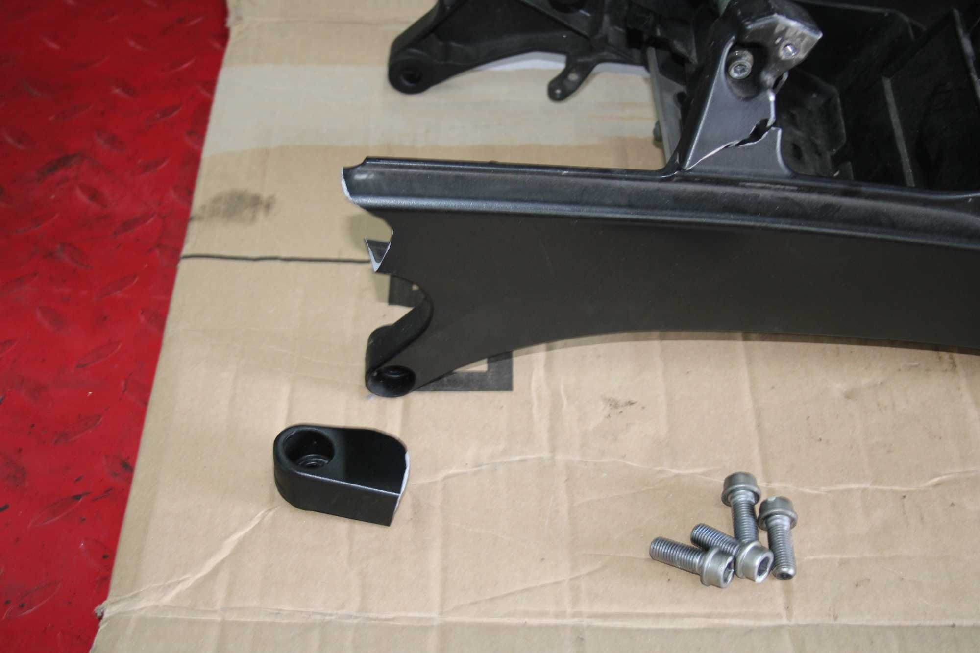 Stelaż Ogon Zadupek Nadkole Suzuki GSXR 1000 K5 K6 05-06