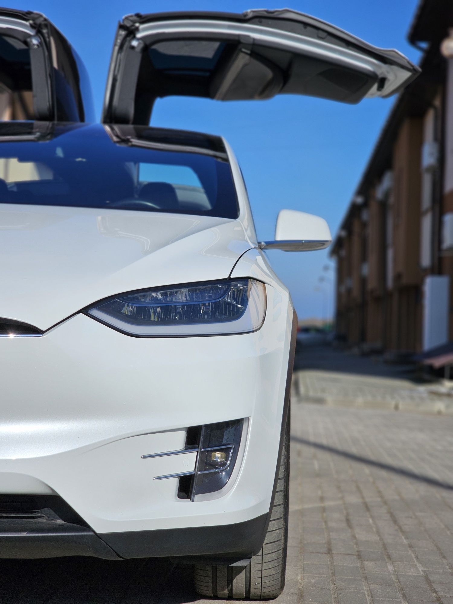 Tesla Model X  75D Європа не битий Intel