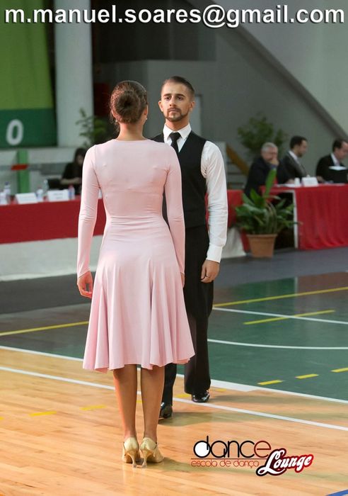 Vestido rosa para danças de salão classicas 
Usado mas em excelente