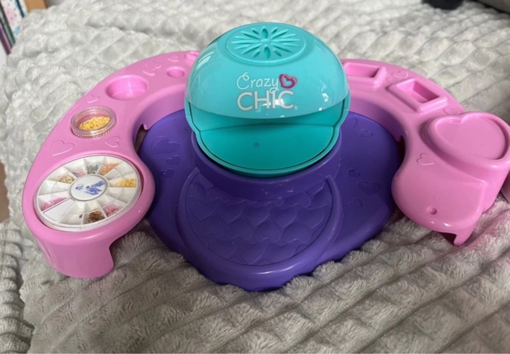 Zestaw dla dziewczynki toaletka manicure Clementoni Crazy Chic