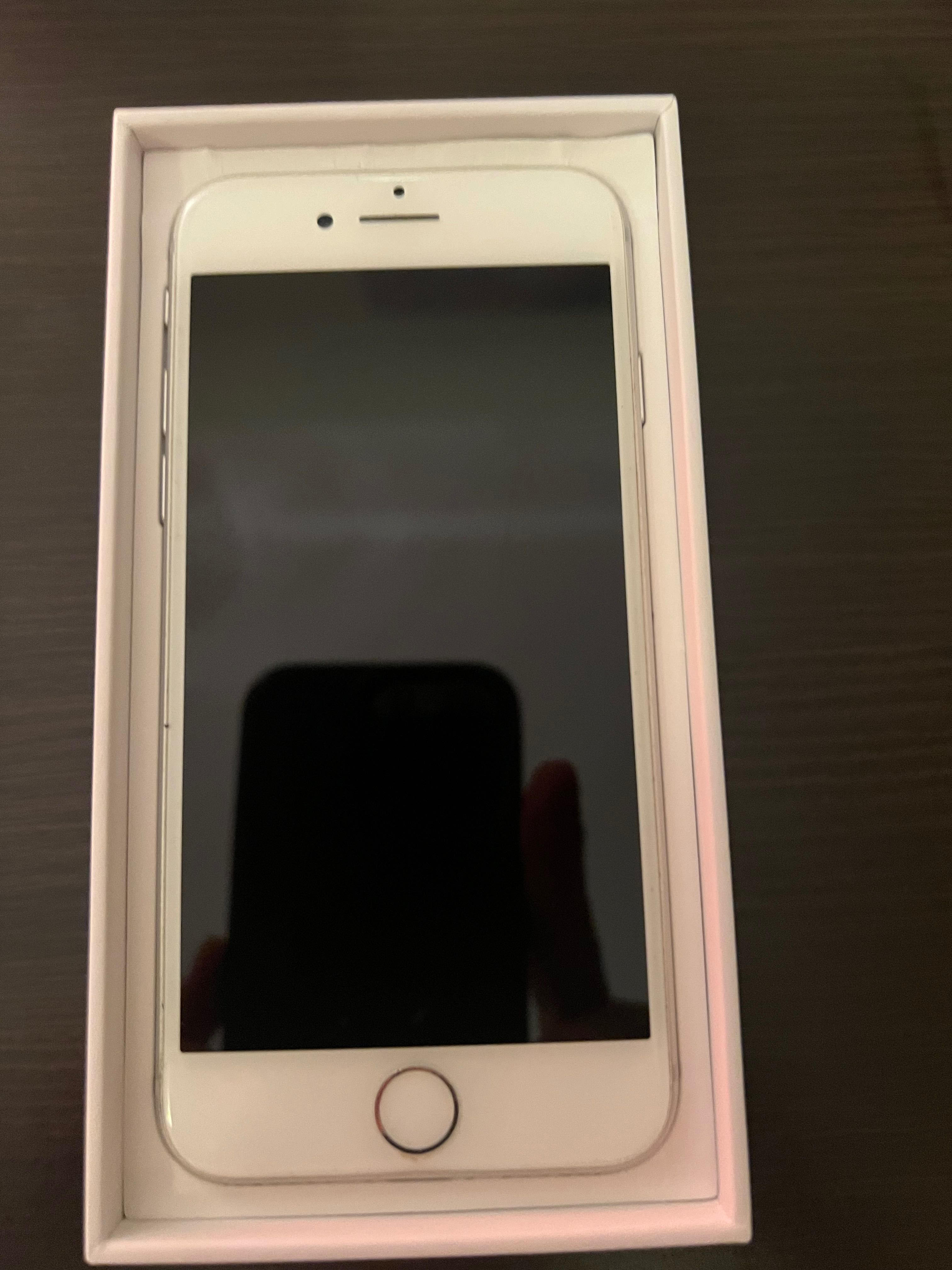 iPhone 8 64GB srebrny