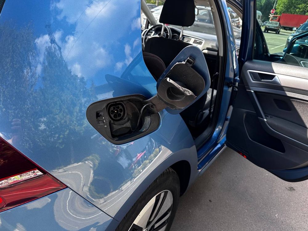 Продам Volkswagen E-GOLF