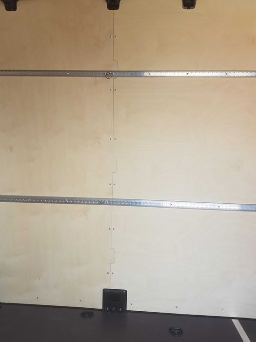 Mercedes Sprinter L4H2 Zabudowy standard ze sklejki do aut dostawczych