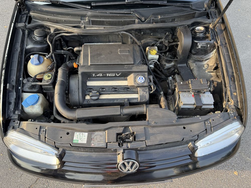 Volkswagen Golf 4 • Універсал • 1999 • 1.4 бензин • Чорний