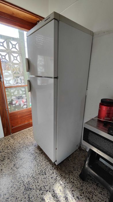 Frigorífico combinado 2 portas LIEBHERR