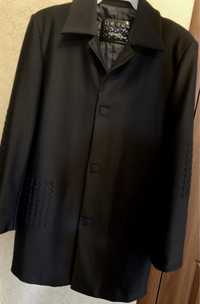 Продам фирменное женское пальто Fendi