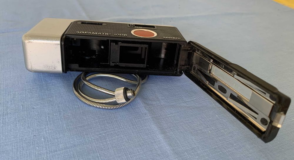 Máquina fotográfica antiga / vintage