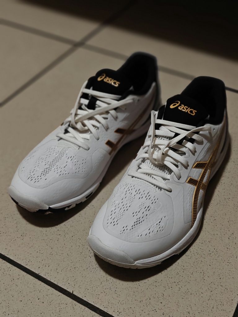 Кросівки ASICS Dynafeather для настільного тенісу
