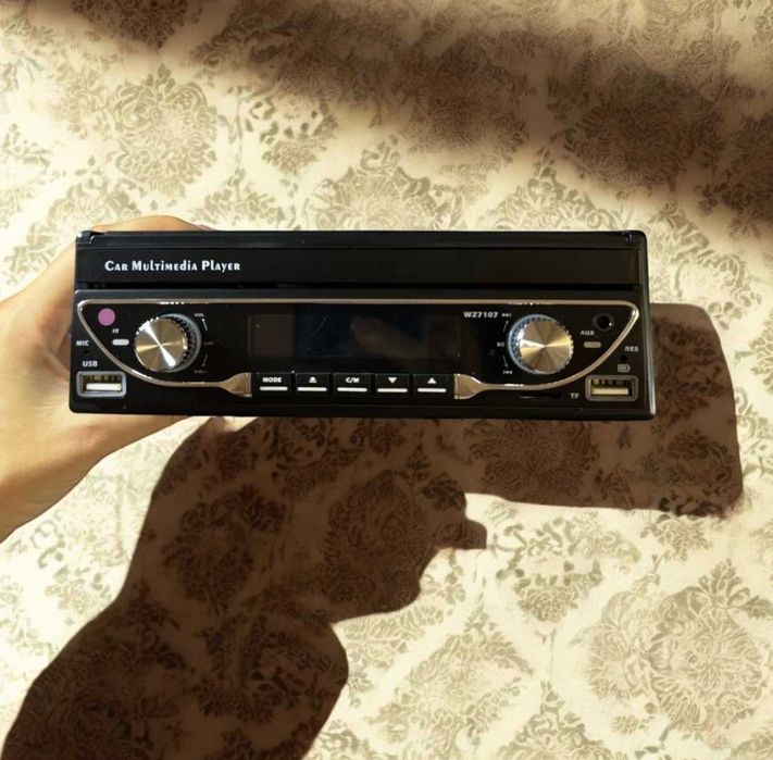 Магнітола в машину автомагнітола з 7 дюймовим дисплеєм