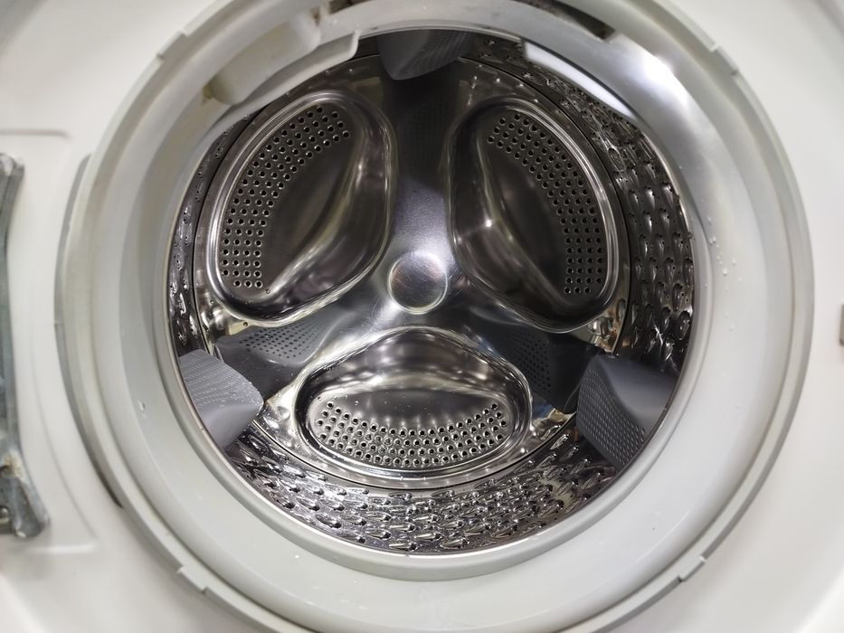 2в1 пральна машина з сушкою фірми Bosch, модель WVH30542EU